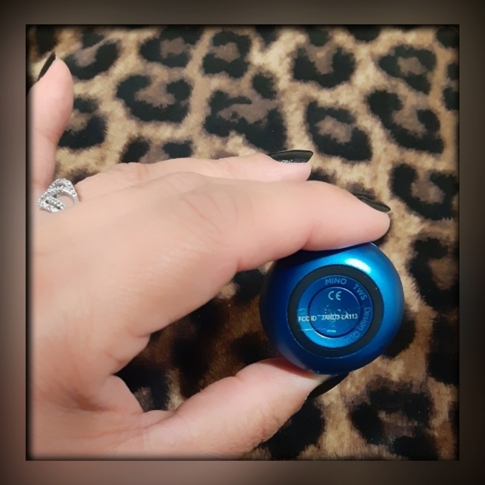 🎶 Red Dot Award Winning Speaker 🎶 - Picture 11 of 14